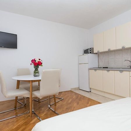 Skiljini Dvori - Apartman ماكارسكا المظهر الخارجي الصورة