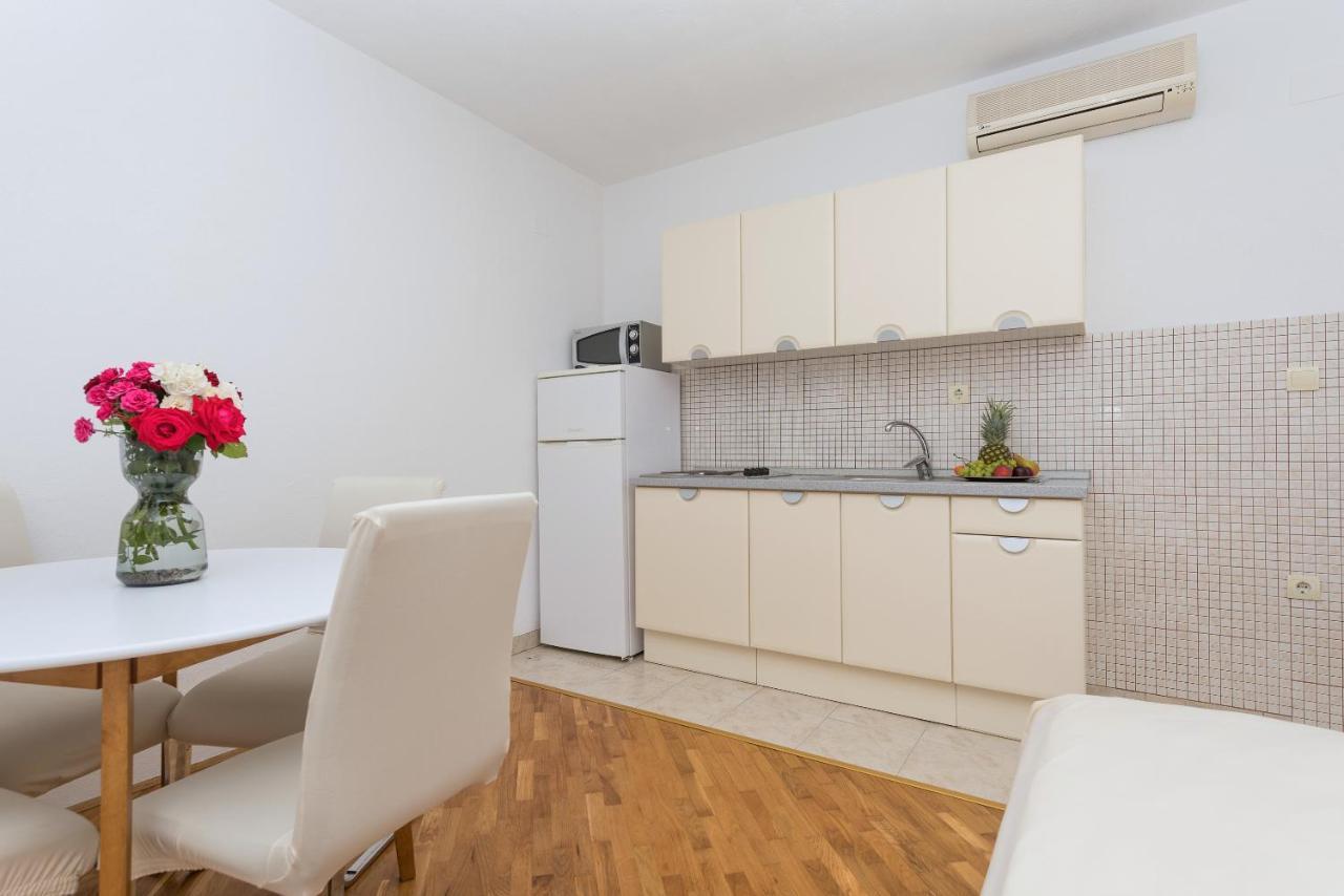 Skiljini Dvori - Apartman ماكارسكا المظهر الخارجي الصورة