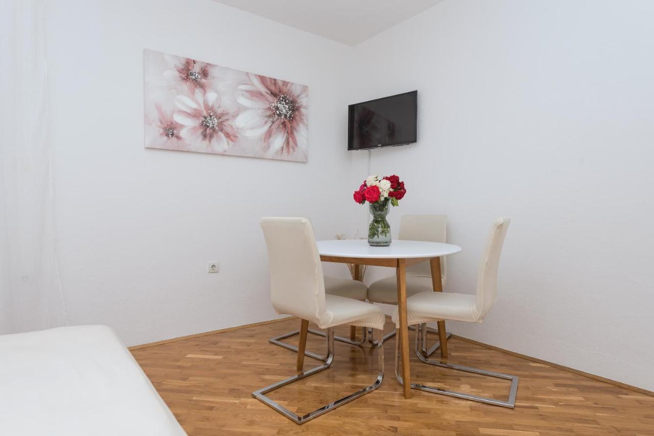 Skiljini Dvori - Apartman ماكارسكا المظهر الخارجي الصورة