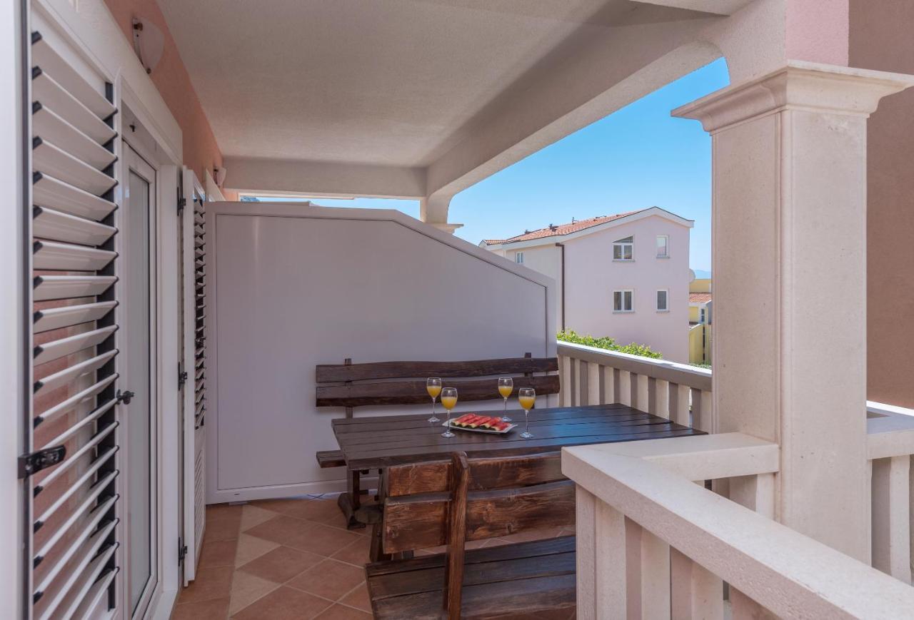Skiljini Dvori - Apartman ماكارسكا المظهر الخارجي الصورة